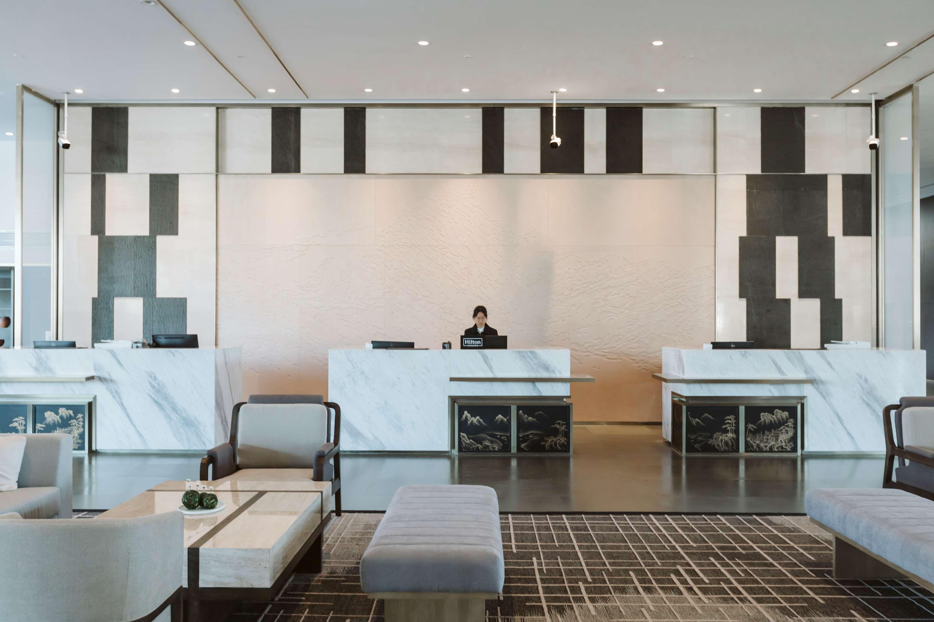 Hilton Lijiang Hotel Lijiang  Bagian luar foto