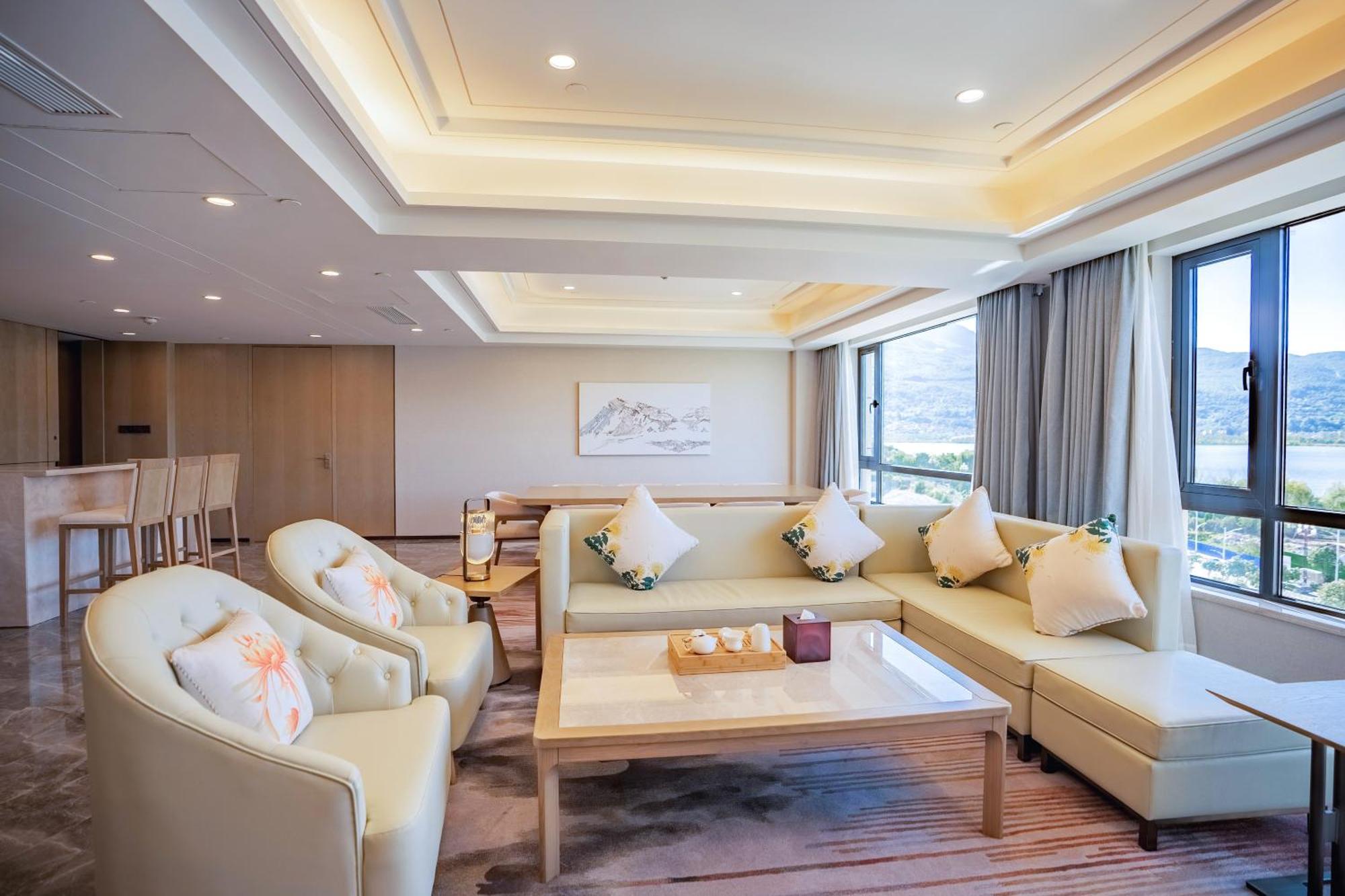 Hilton Lijiang Hotel Lijiang  Bagian luar foto