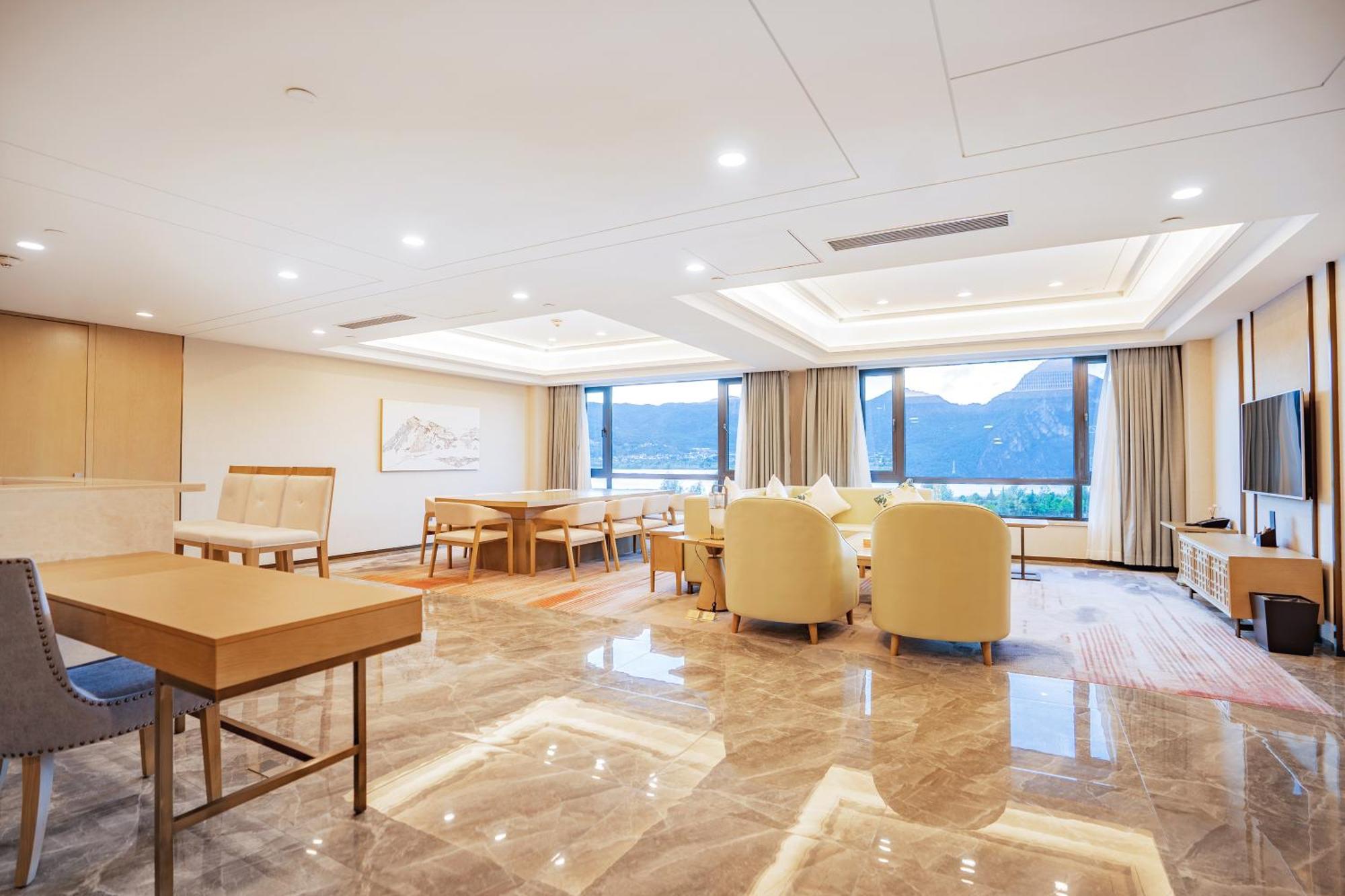 Hilton Lijiang Hotel Lijiang  Bagian luar foto