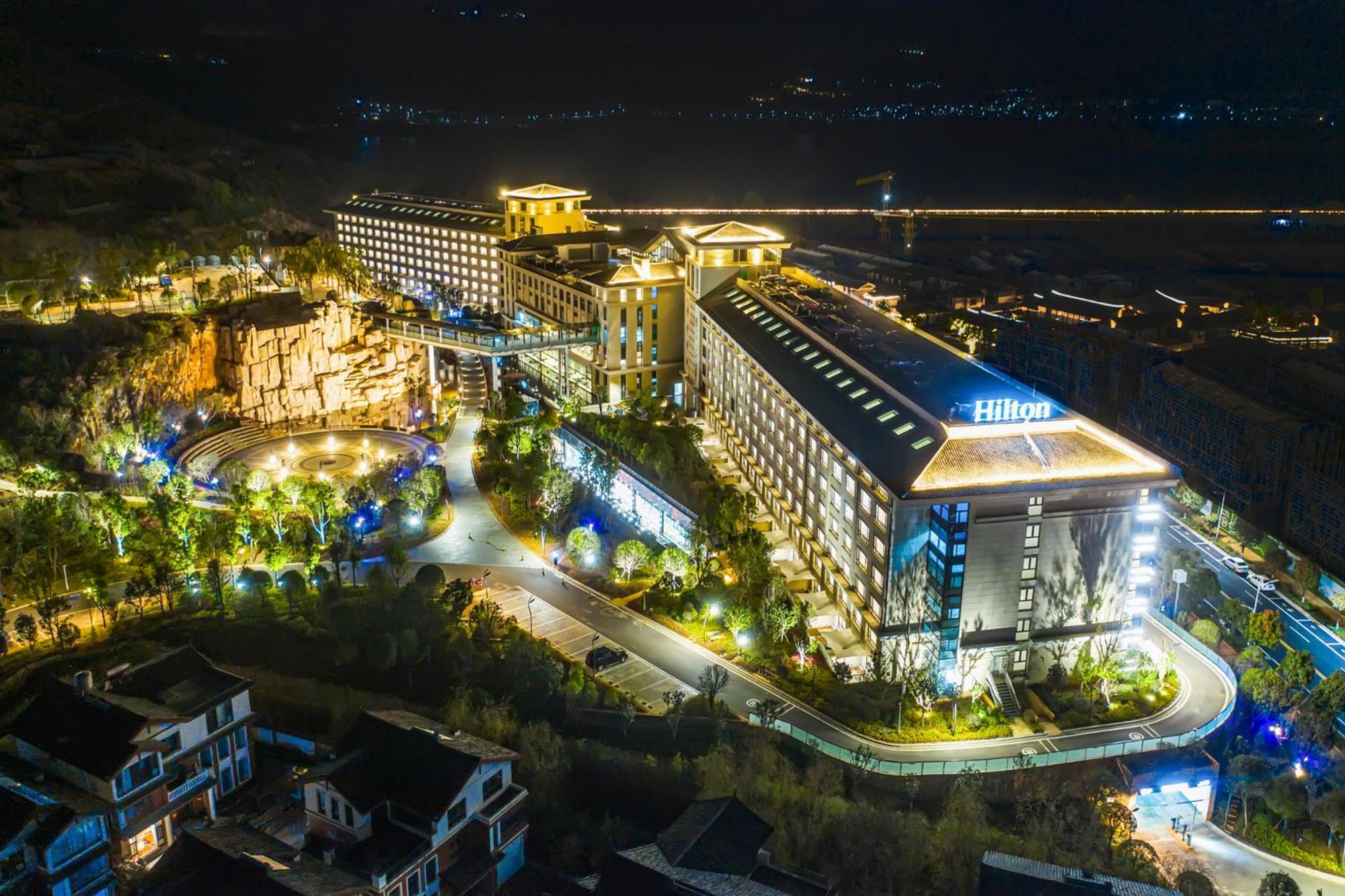 Hilton Lijiang Hotel Lijiang  Bagian luar foto